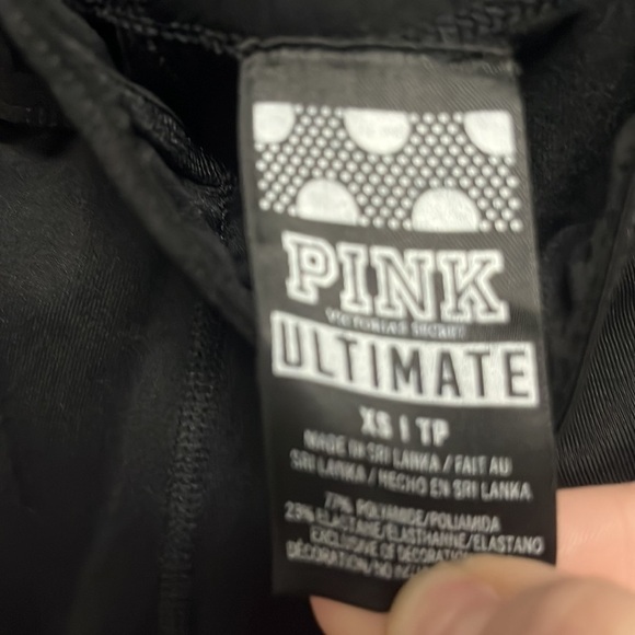 PINK- ultimate black leggings - Picture 4 of 7